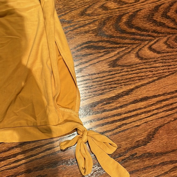 Yellow Blouse - Picture 3 of 4